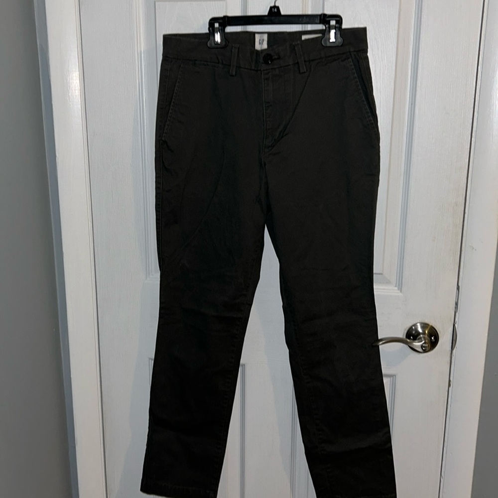 Men’s flat front essential khaki, 30x30, slim fit dark gray